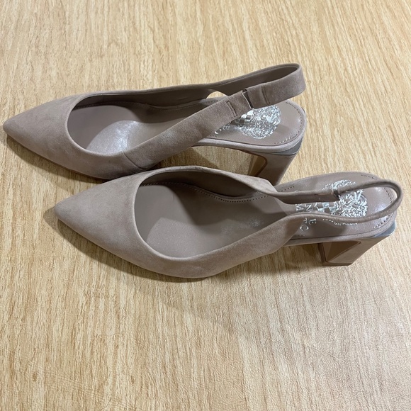 NWT Vince Camuto VC-Hamden Truffle Taupe Suede Slingback Pump 7.5 - Picture 4 of 12